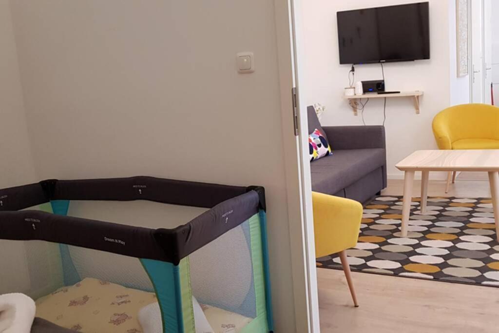 City Apartment Near Shooping Center, 6 Guests Berlín Exterior foto